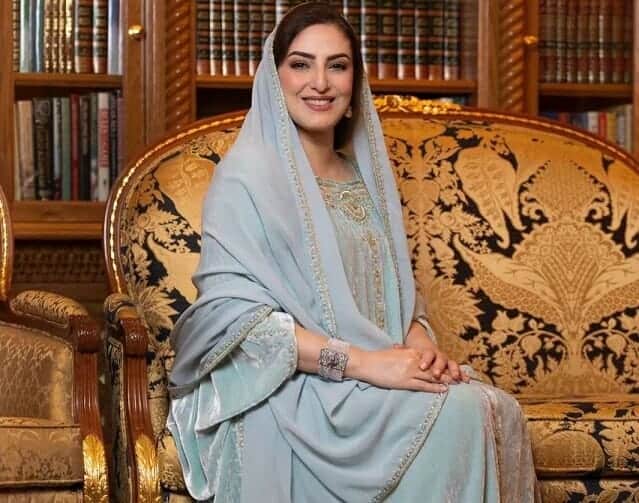 من هن مصممات أزياء زوجة سلطان عمان "السيدة الجليلة" المفضلات؟ (شاهد) watanserb.com