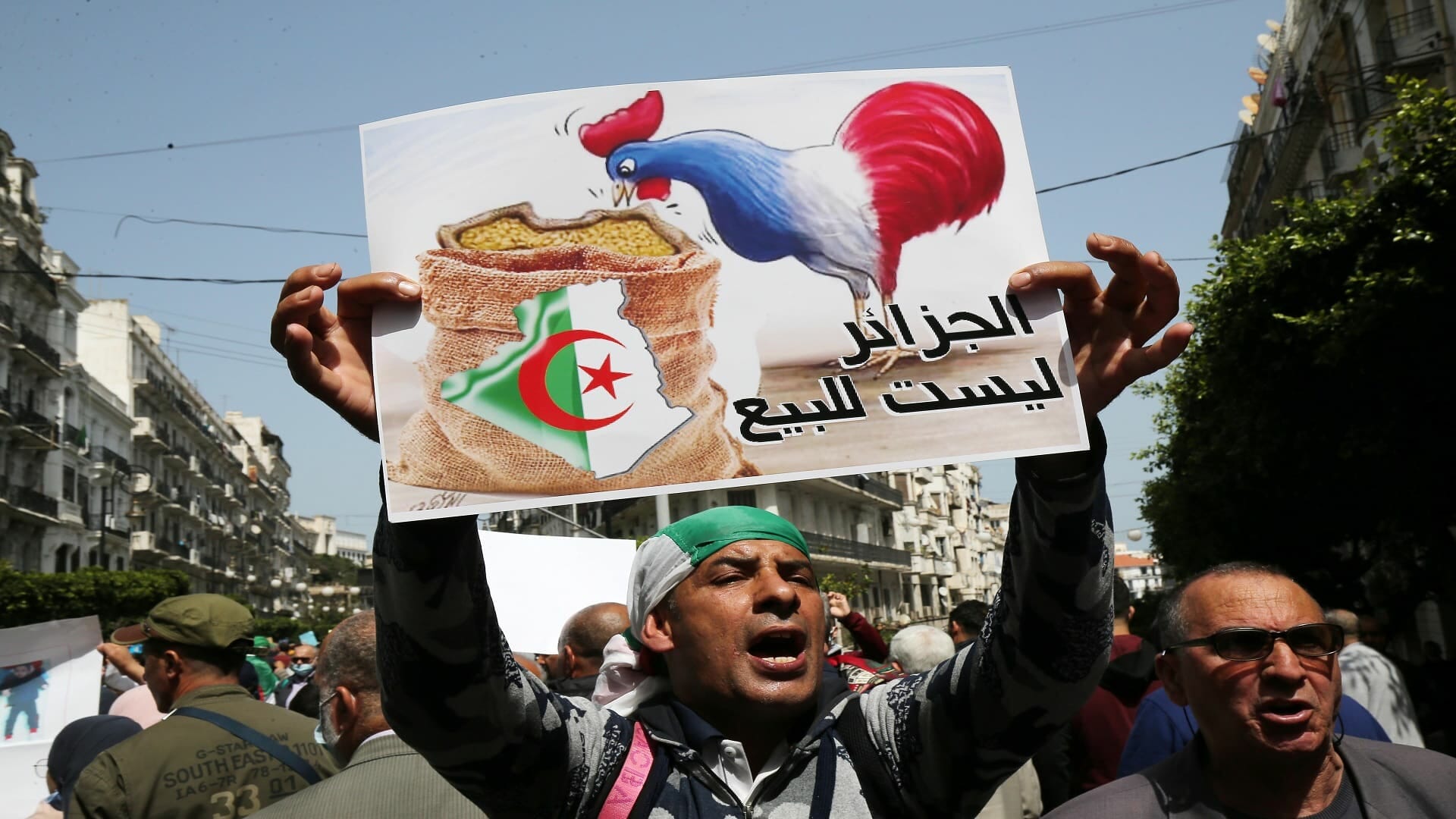 تأثر الجزائر بمظاهرات تونس watanserb.com