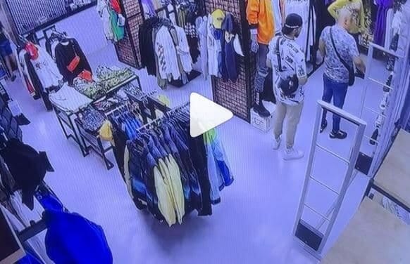كاميرات المراقبة تفضح فناناً لبنانياً أثناء سرقة ملابس بسعر صادم! (فيديو) watanserb.com