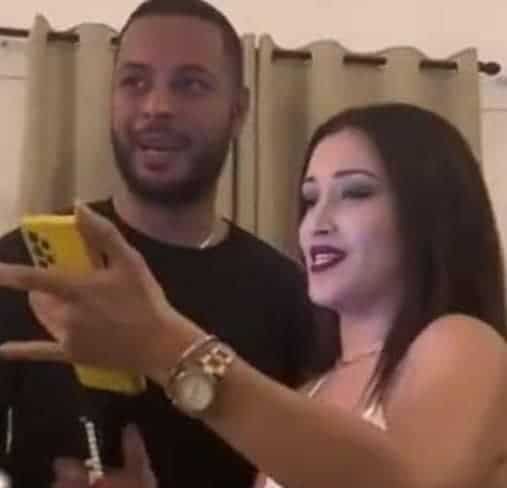 تونسية تثير الصدمة بتصرفها مع مغني الراب "كازو".. "ما أحلى عرقك عسل"! (فيديو) watanserb.com