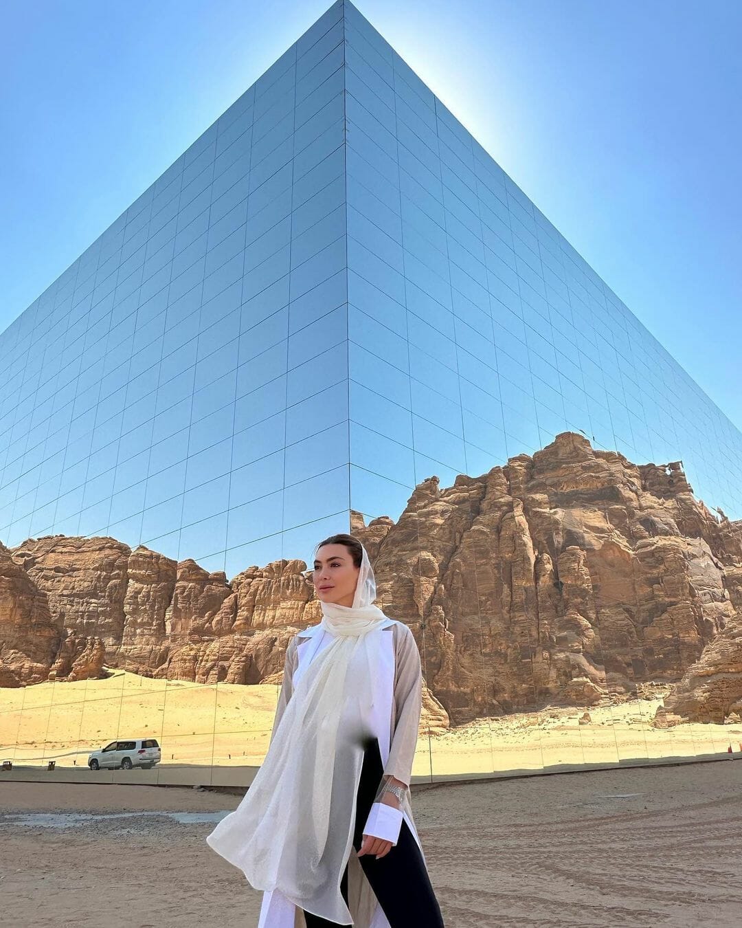  الممثلة اللبنانية ستيفاني صليبا في السعودية