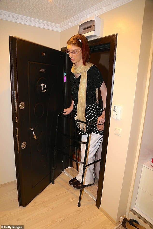 أطول امرأة في العالم