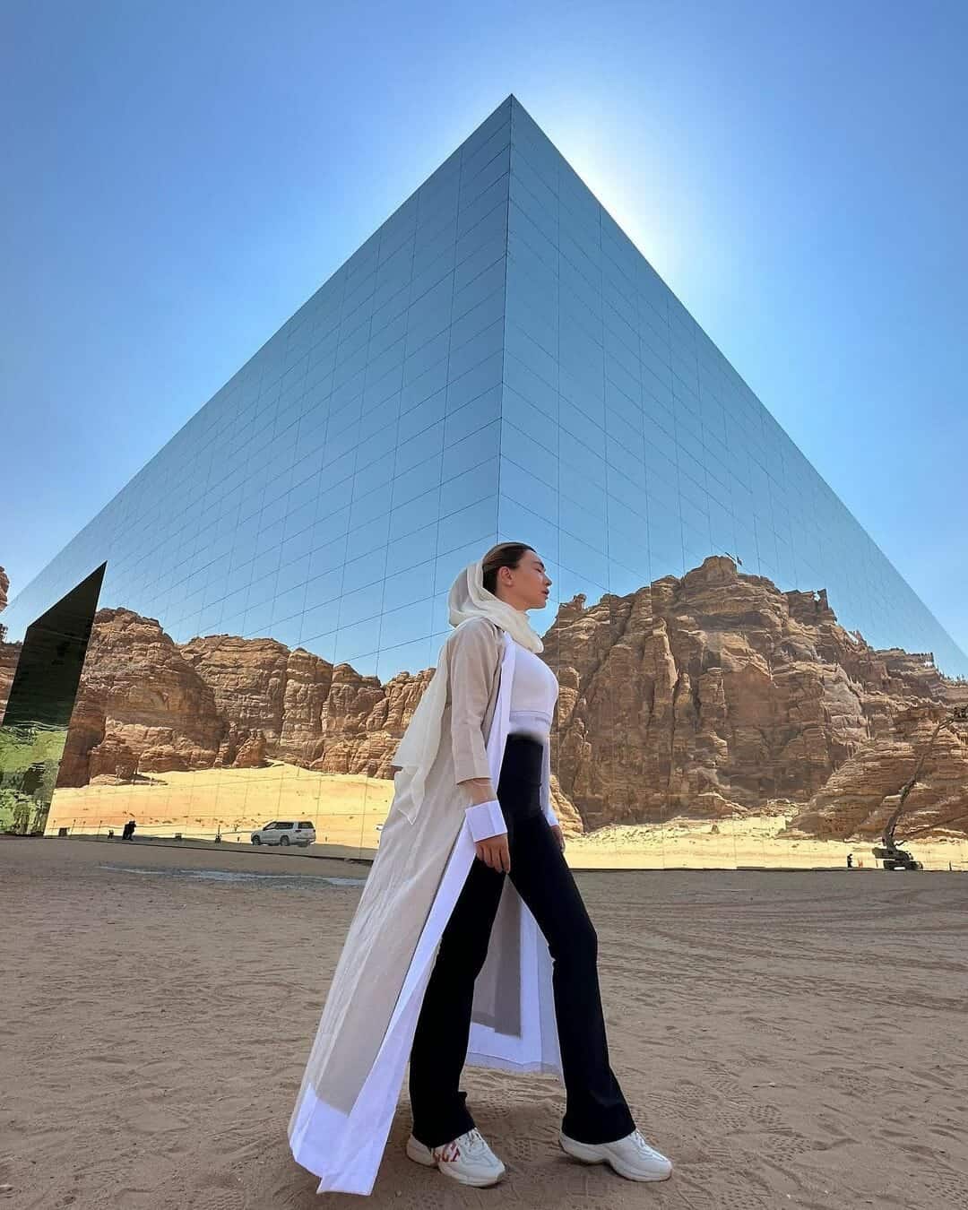 ستيفاني صليبا