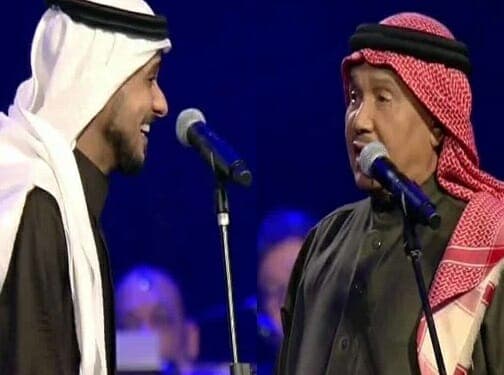 محمد عبده يثير الجدل بما فعله مع "عايض" بسبب عائض القرني (فيديو) watanserb.com