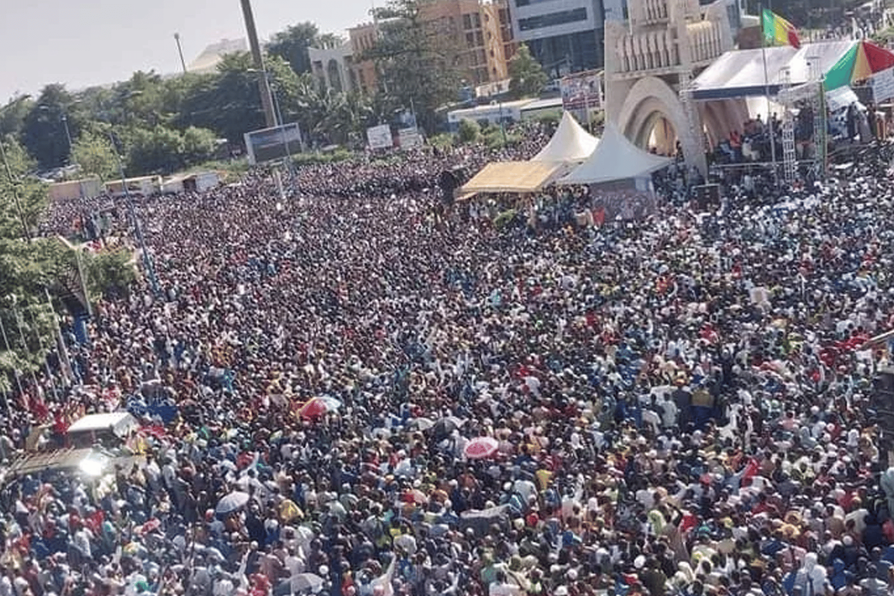 مظاهرة في مالي ضد الإساءة للقرآن watanserb.com