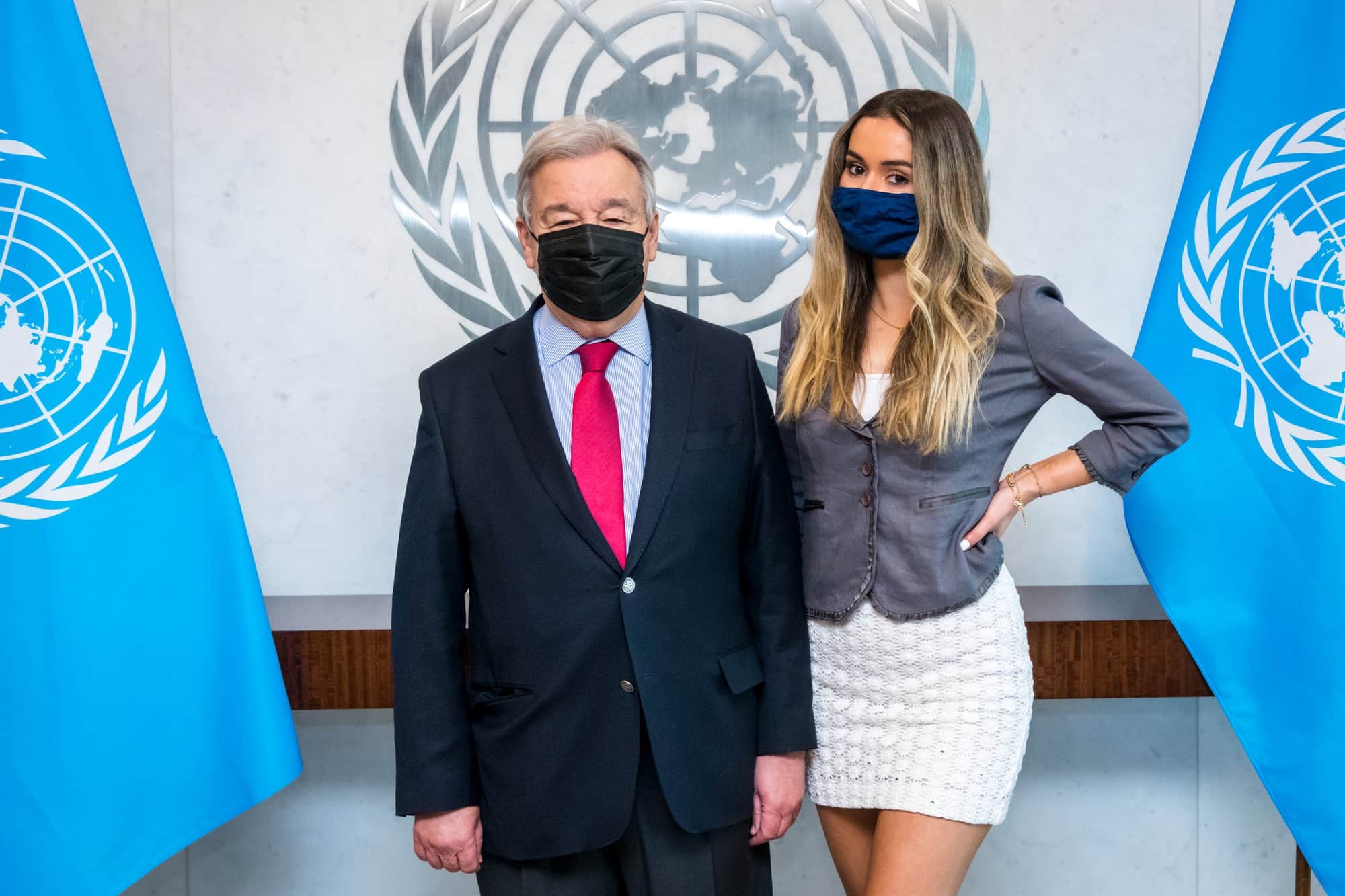 في قمة المناخ .. إطلالة ساخنة للناشطة صوفيا كياني بجانب الأمين العام للأمم المتحدة watanserb.com