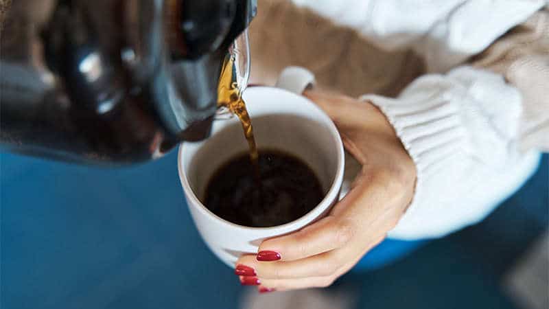 لماذا لا يجب أن تبدأ يومك بالقهوة؟ أخصائية تغذية توضح watanserb.com