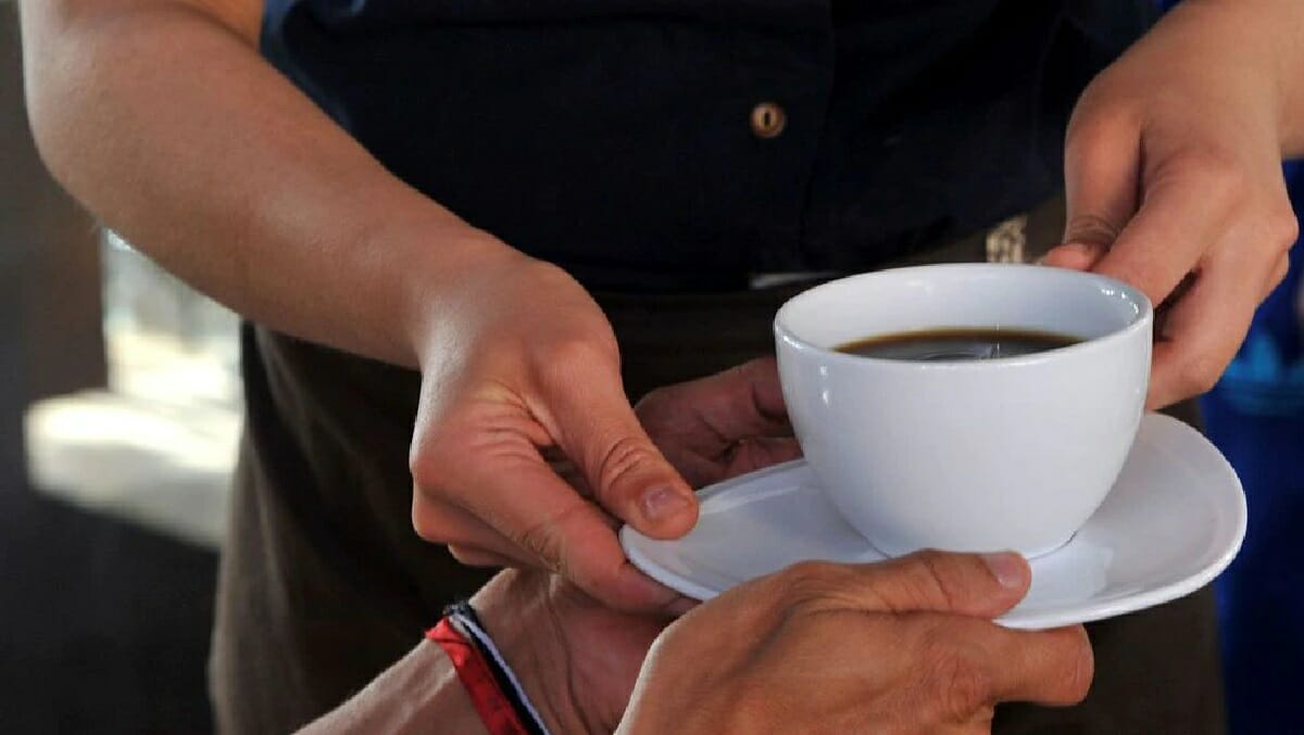 ينصح الخبراء بتجنب القهوة في وقت متأخر من الليل watanserb.com