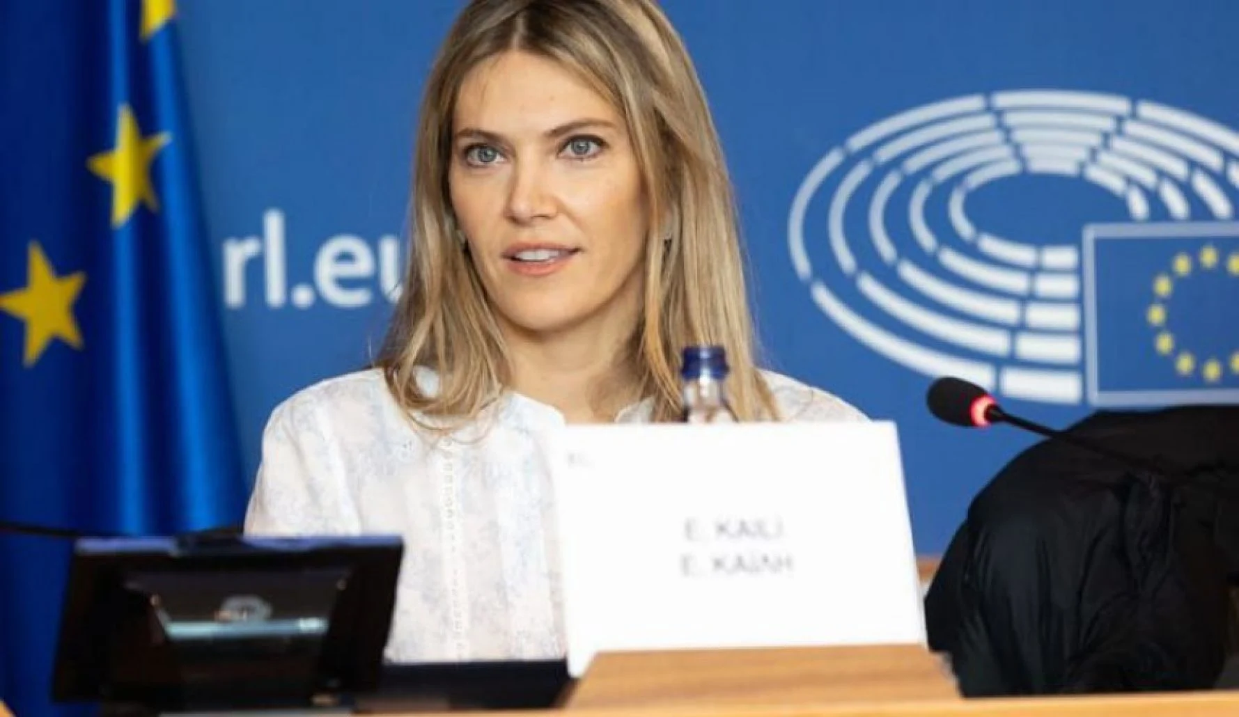 تجريد إيفا كايلي من مهامها في البرلمان الأوروبي watanserb.com