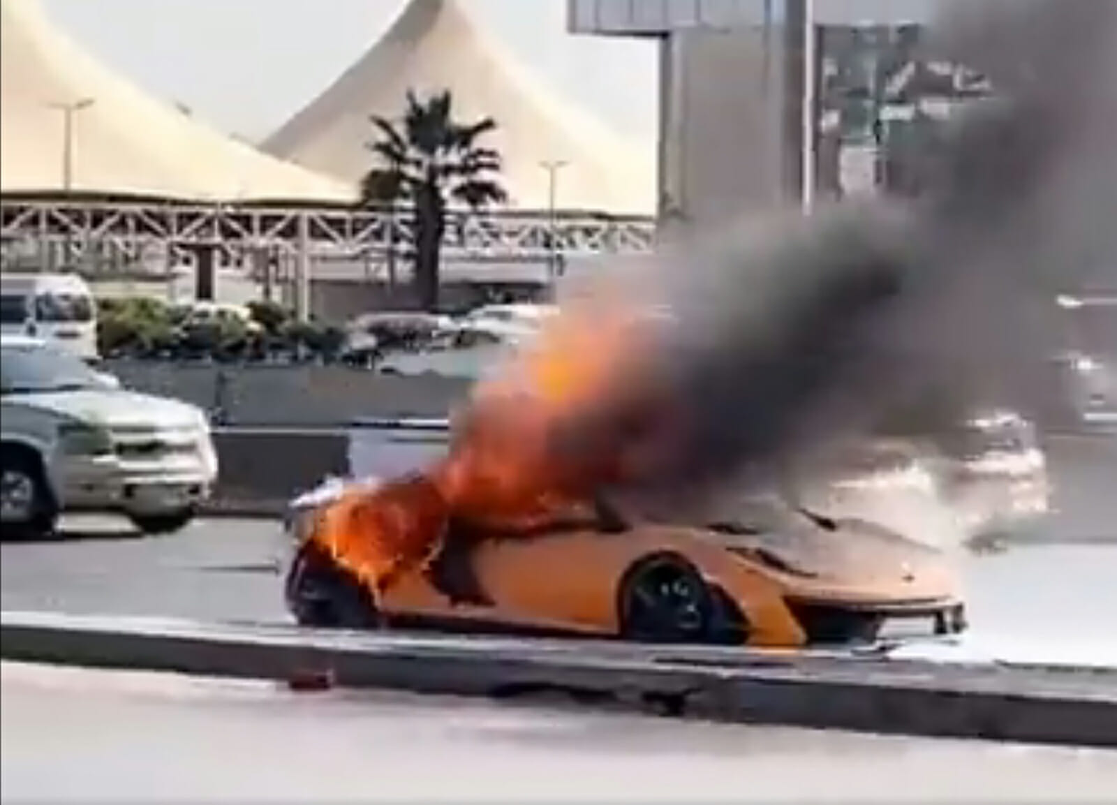 احترق سيارة في الرياض watanserb.com