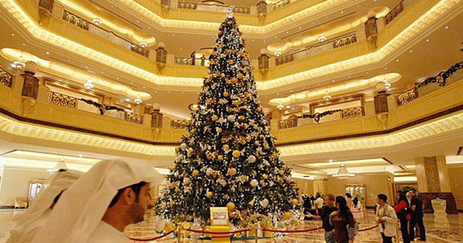 احتفالات السعودية بالكريسماس watanserb.com