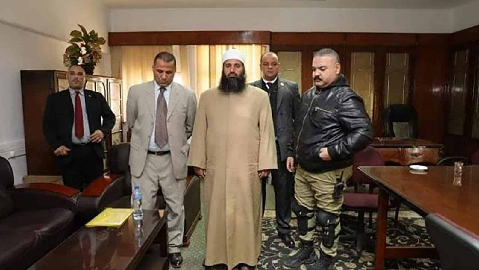 مأذون شرعي والمقبلين على الزواج watanserb.com