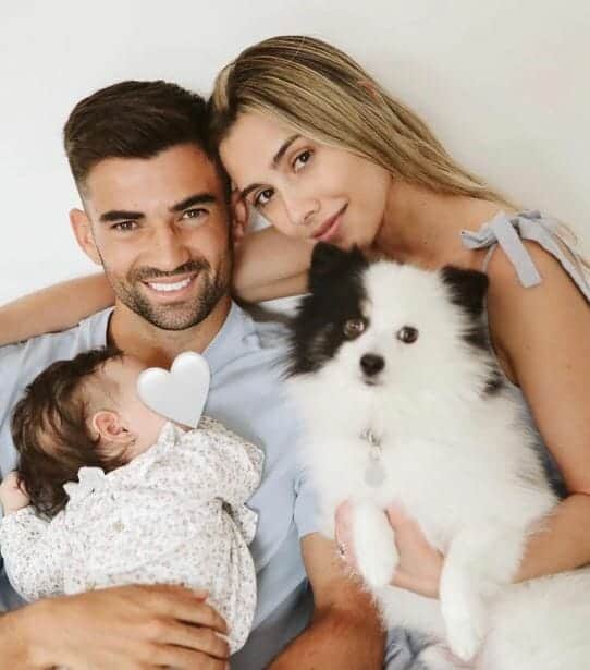 انزو زيدا  وزوجته وابنته