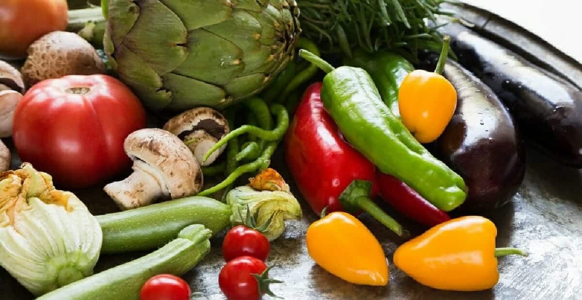 على الرغم من أن بعض أنواع الفطر سامة بالتأكيد، فإن البعض الآخر لا يصلح للأكل إلا عند طهيه.