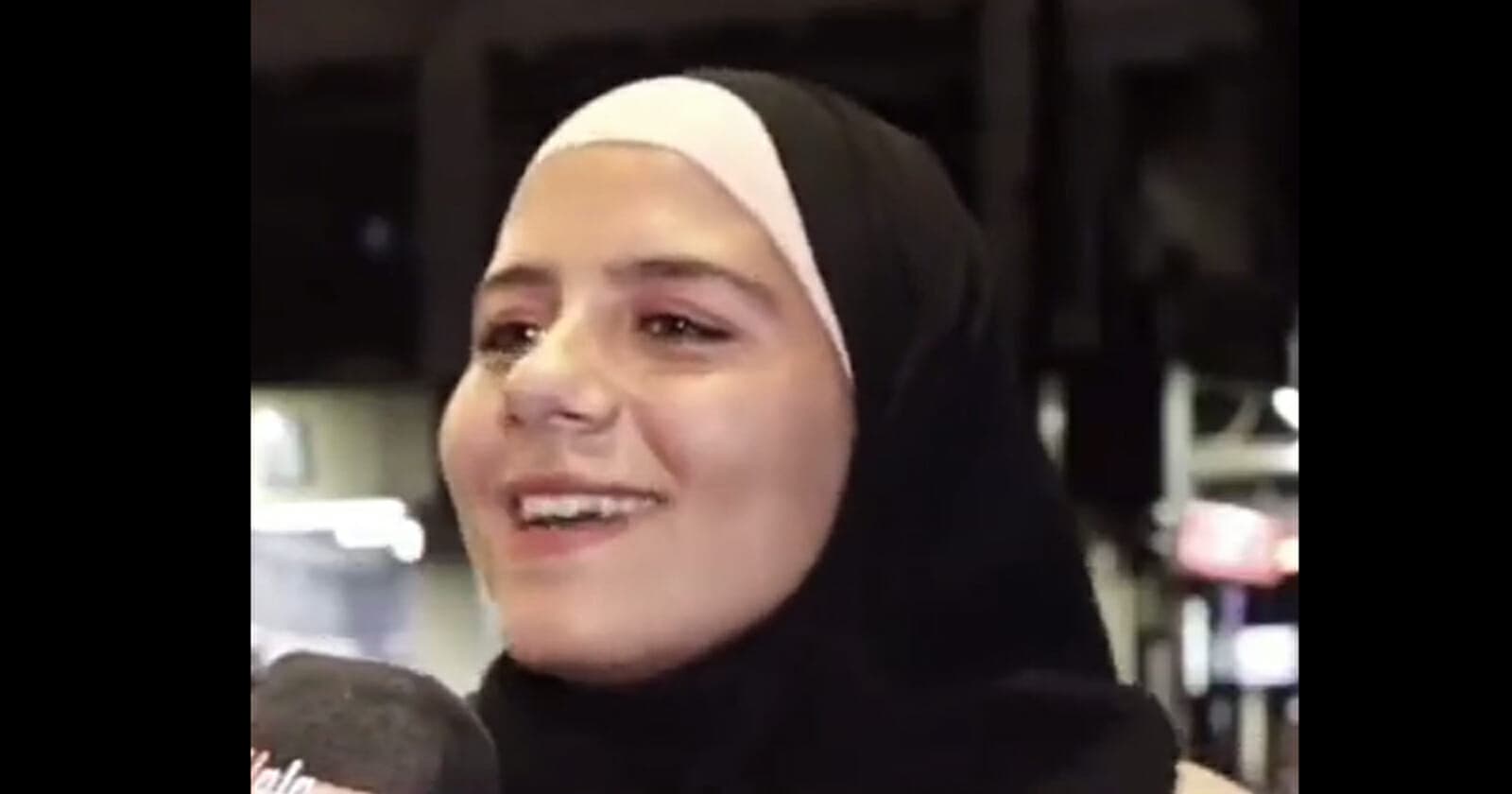 فتاة سورية مصابة بمرض نادر watanserb.com