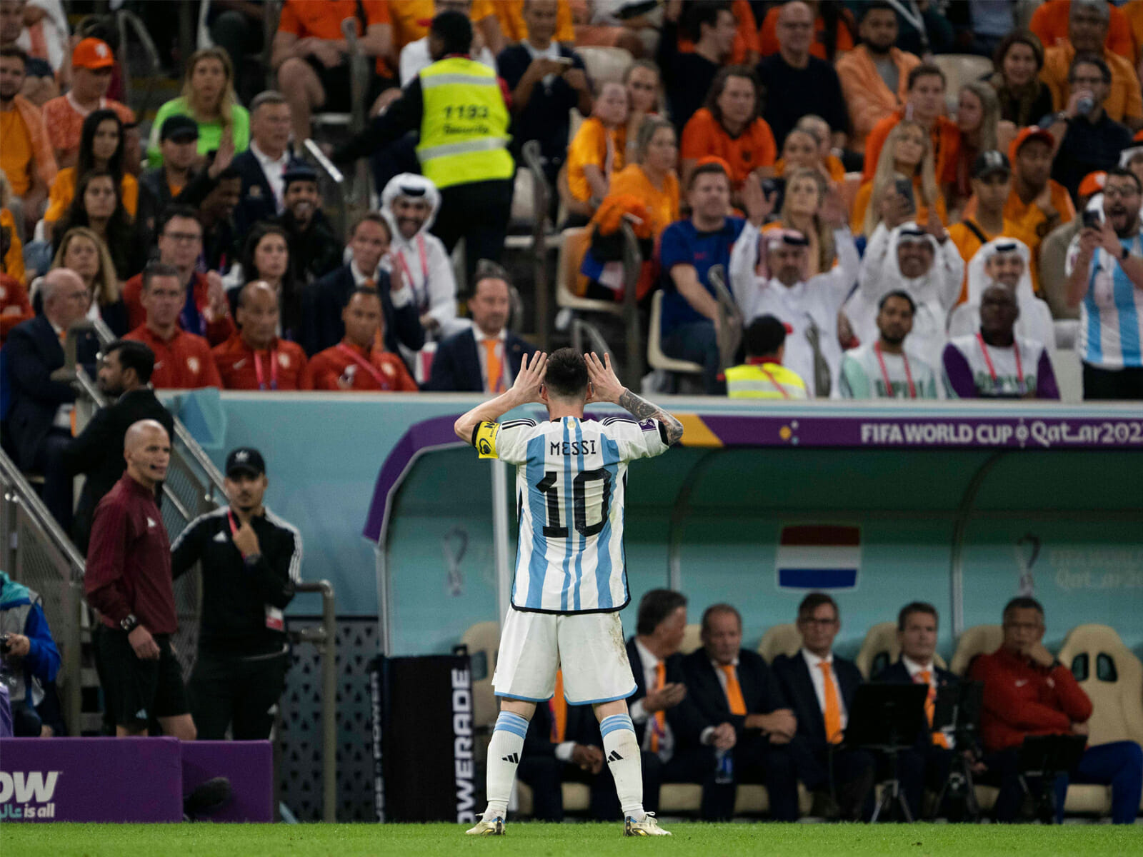 ميسي مُهدد بعقوبة الإيقاف بسبب فعلته في مباراة الأرجنتين وهولندا watanserb.com
