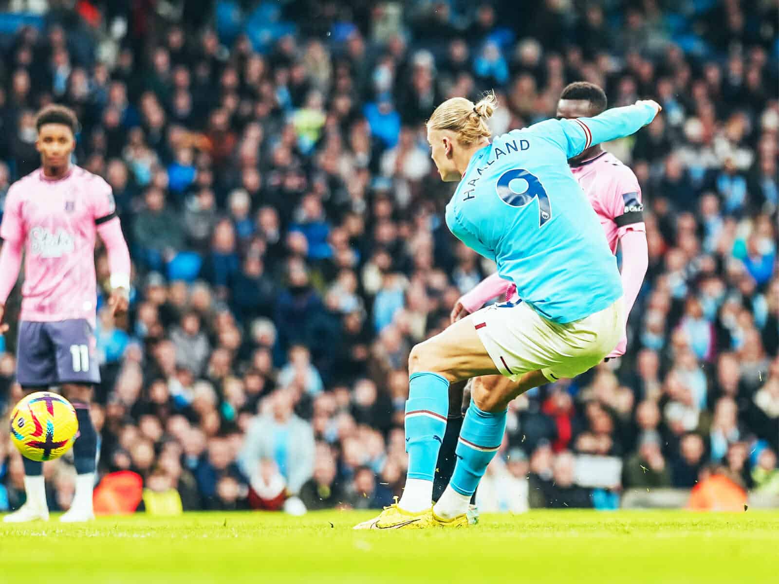 مباراة مانشستر سيتي وإيفرتون في الدوري الإنجليزي