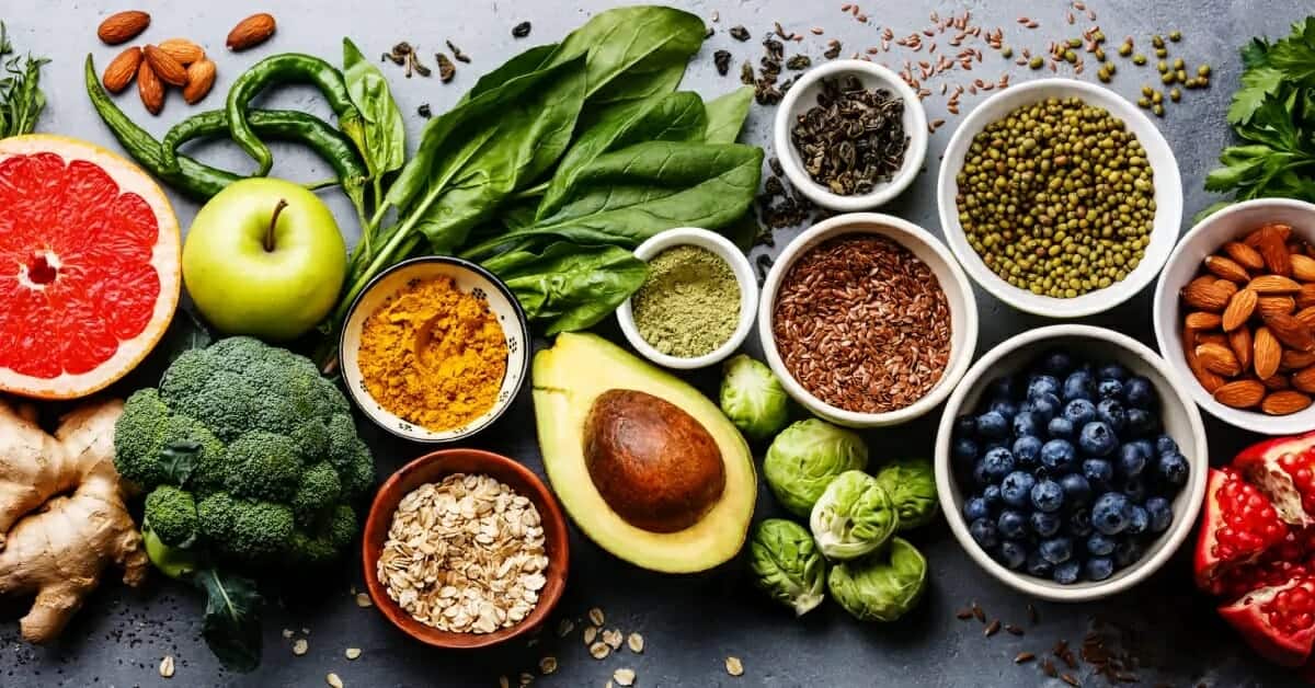 من الأفضل تناول الفواكه والخضروات النيئة للاستفادة من خصائصها الغذائية