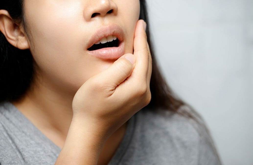 هل تعاني من آلام اللثة والأسنان في الشتاء؟ إليك هذه العلاجات المنزلية watanserb.com