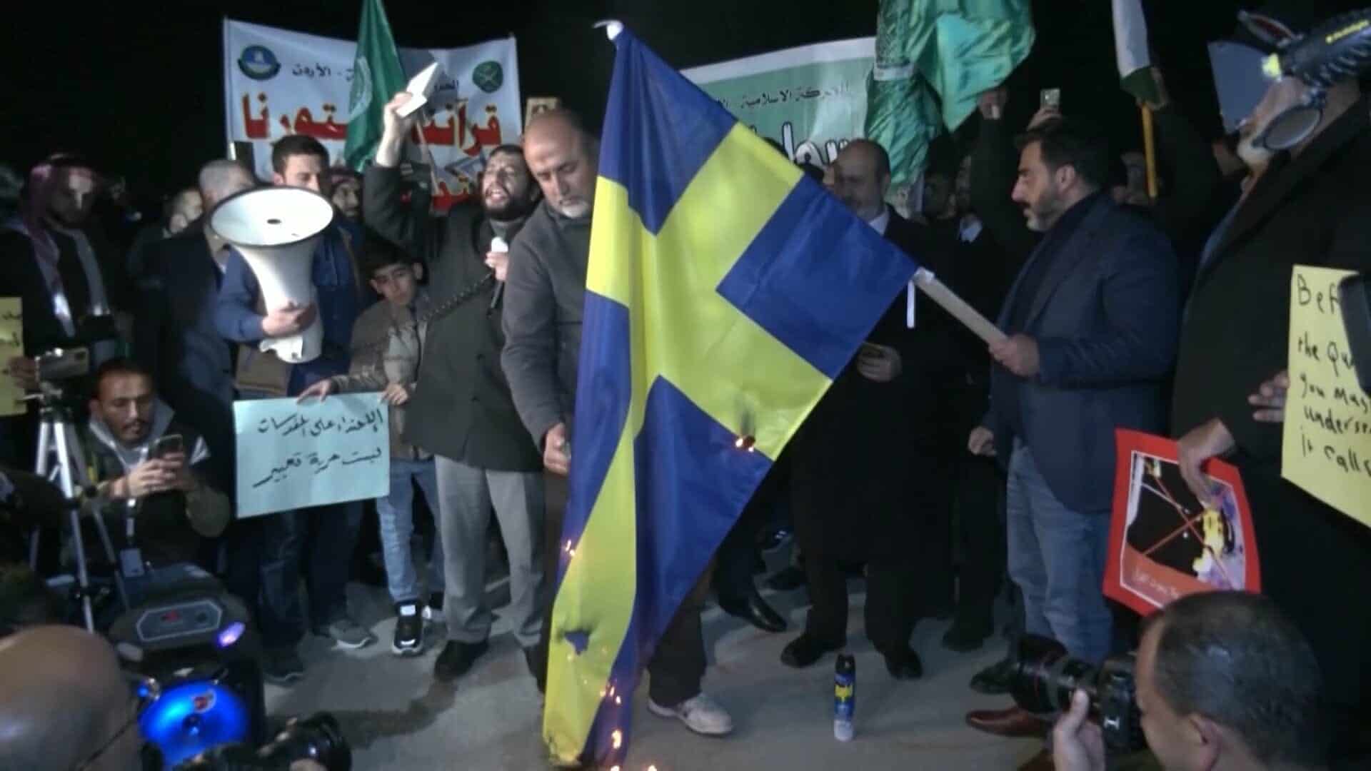 إحراق المصحف في السويد watanserb.com