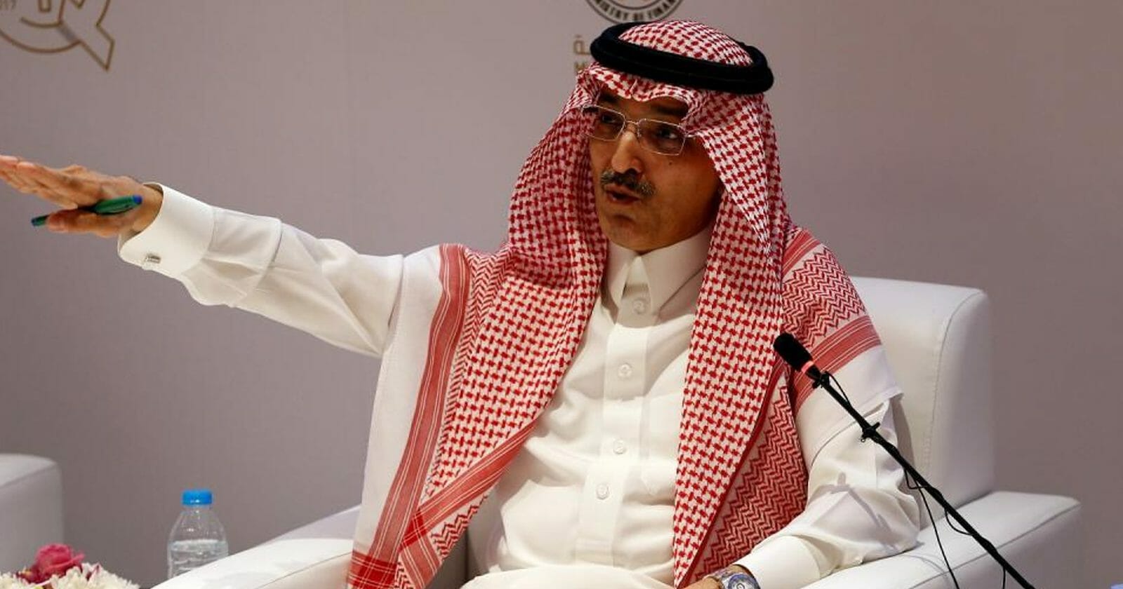 الوزير السعودي محمد الجدعان watanserb.com