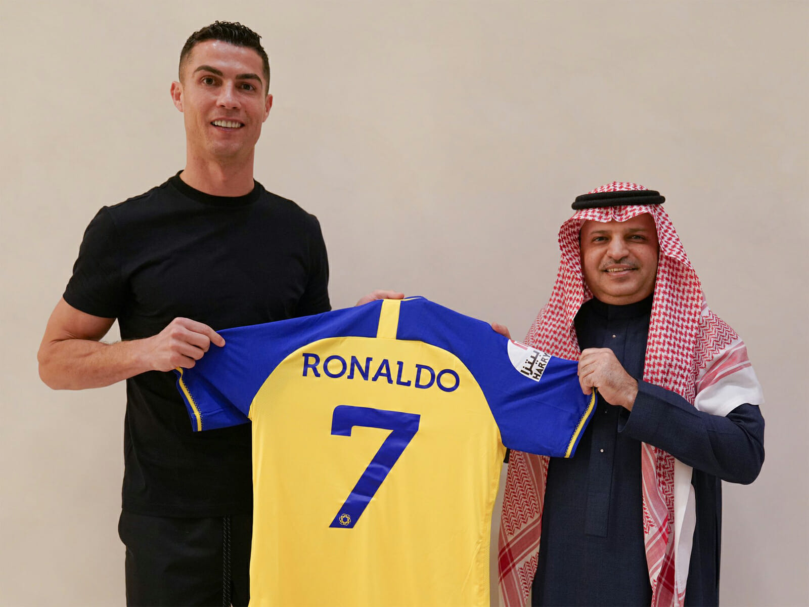 توقيع رونالدو مع النصر السعودي