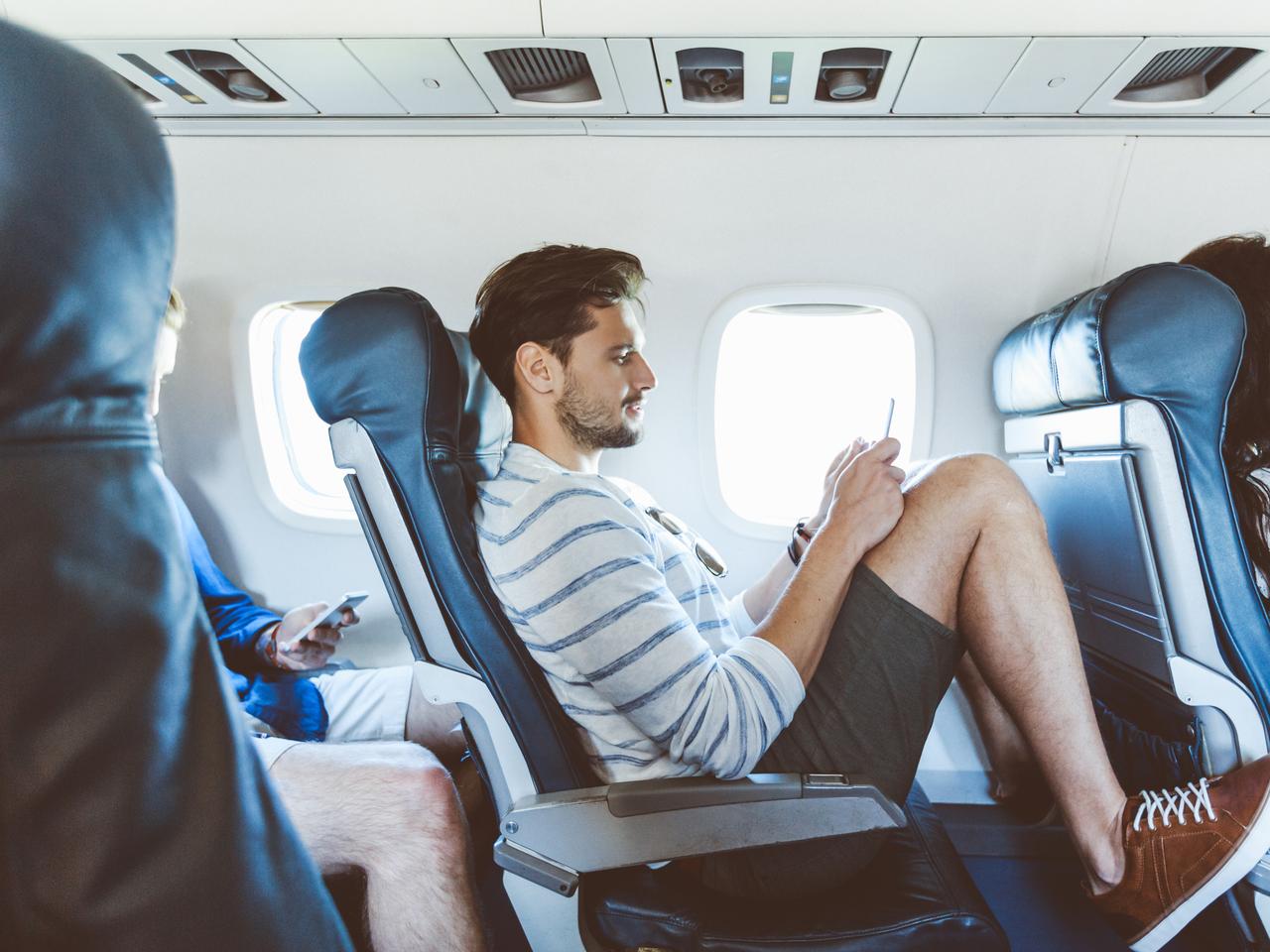 لماذا يجب عليك أن تحجز أسوأ مقعد في الطائرة؟ خبير سفر يشرح السبب watanserb.com