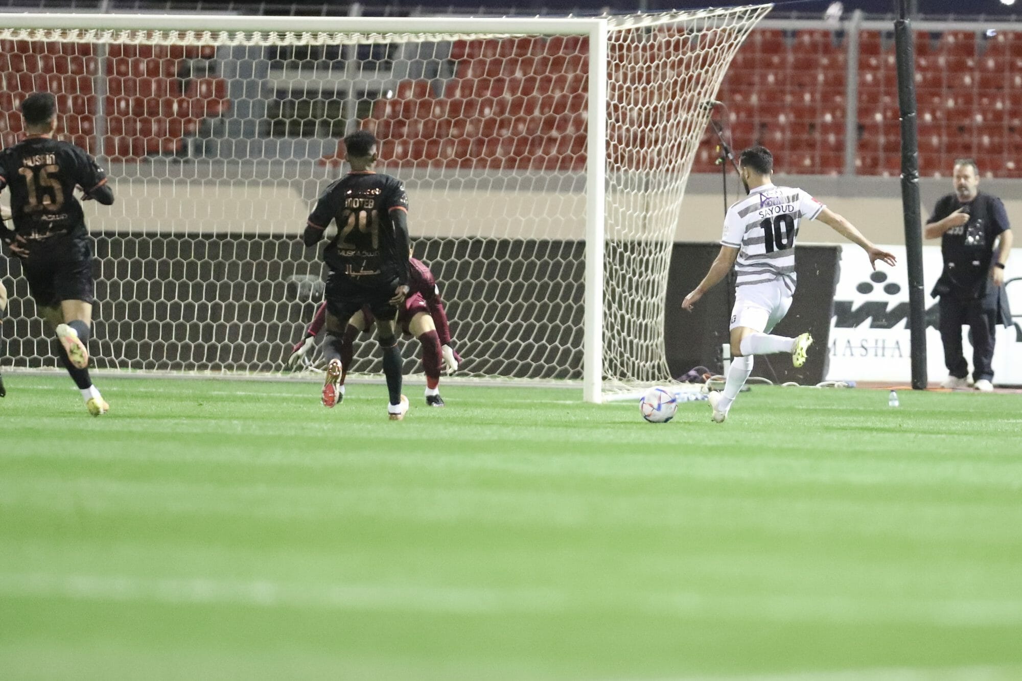 مباراة الشباب والطائي في الدوري السعودي