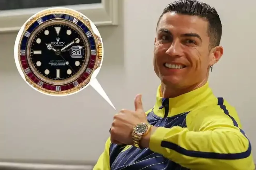 كريستيانو رونالدو يرتدي ساعته الفاخرة