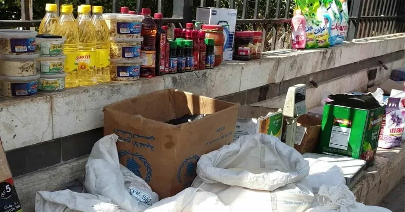 سرقة معونات منكوبي الزلزال وبيعها بالأسواق في سوريا watanserb.com