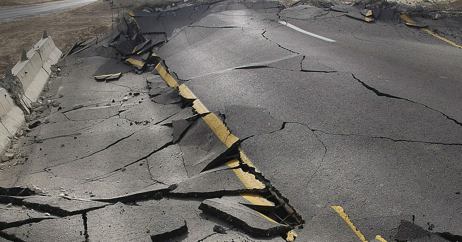 تحذيرات من زلزال جديد watanserb.com