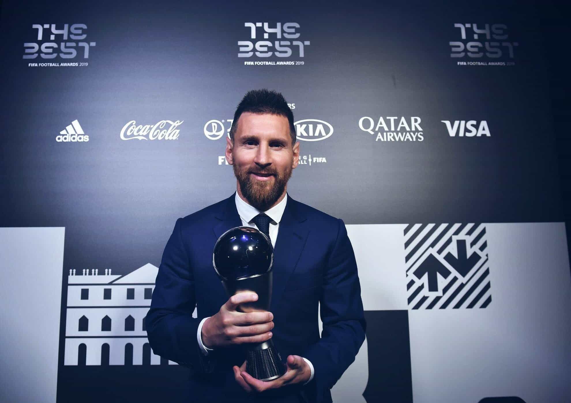 تتويج ميسي بجائزة ذا بيست 2022