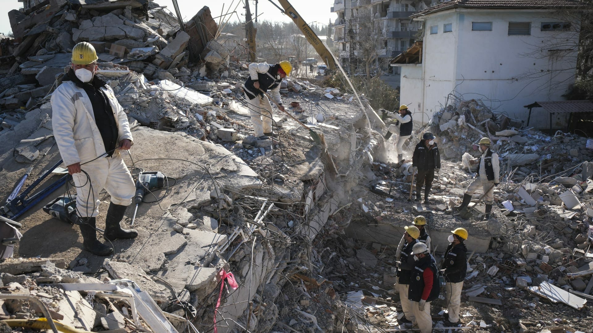 تعويض المتضررين زلزال تركيا watanserb.com