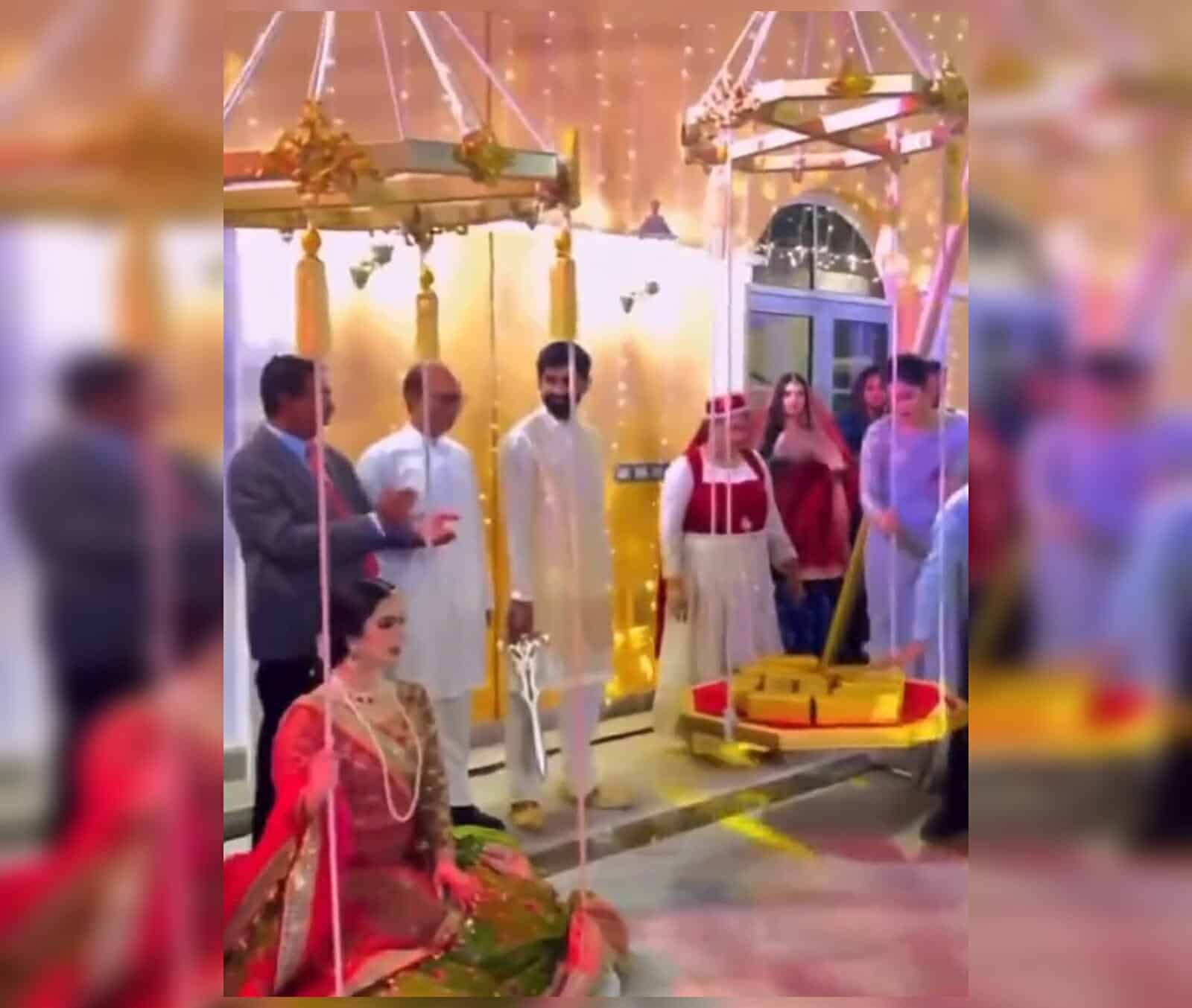 عريس يهدي عروسه وزنها ذهب watanserb.com