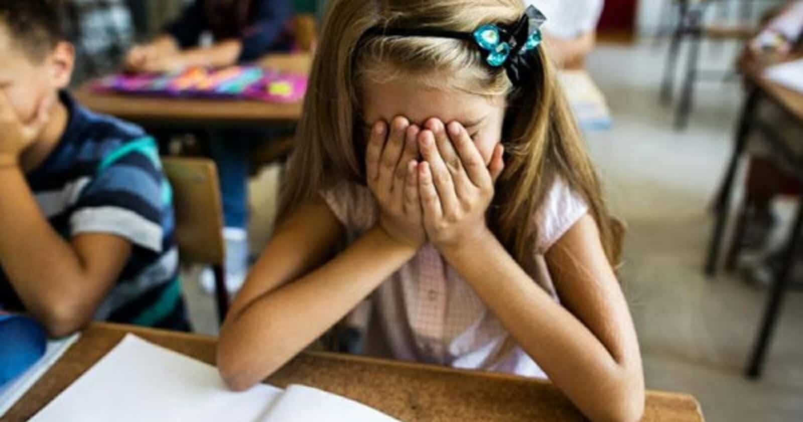 عقاب مدرسة جزائرية لطلابها watanserb.com