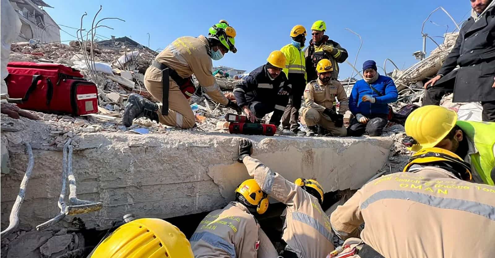 فريق الإنقاذ العماني في تركيا watanserb.com