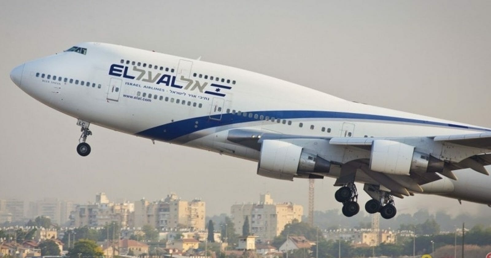 سلطنة عمان تسمح للطيران الإسرائيلي العبور في أجوائها watanserb.com