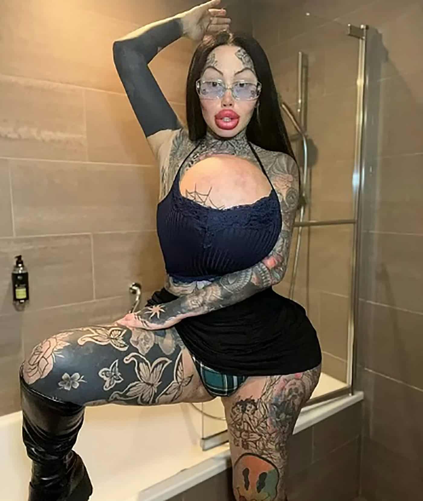 صاحبة أكبر مهبل في العالم