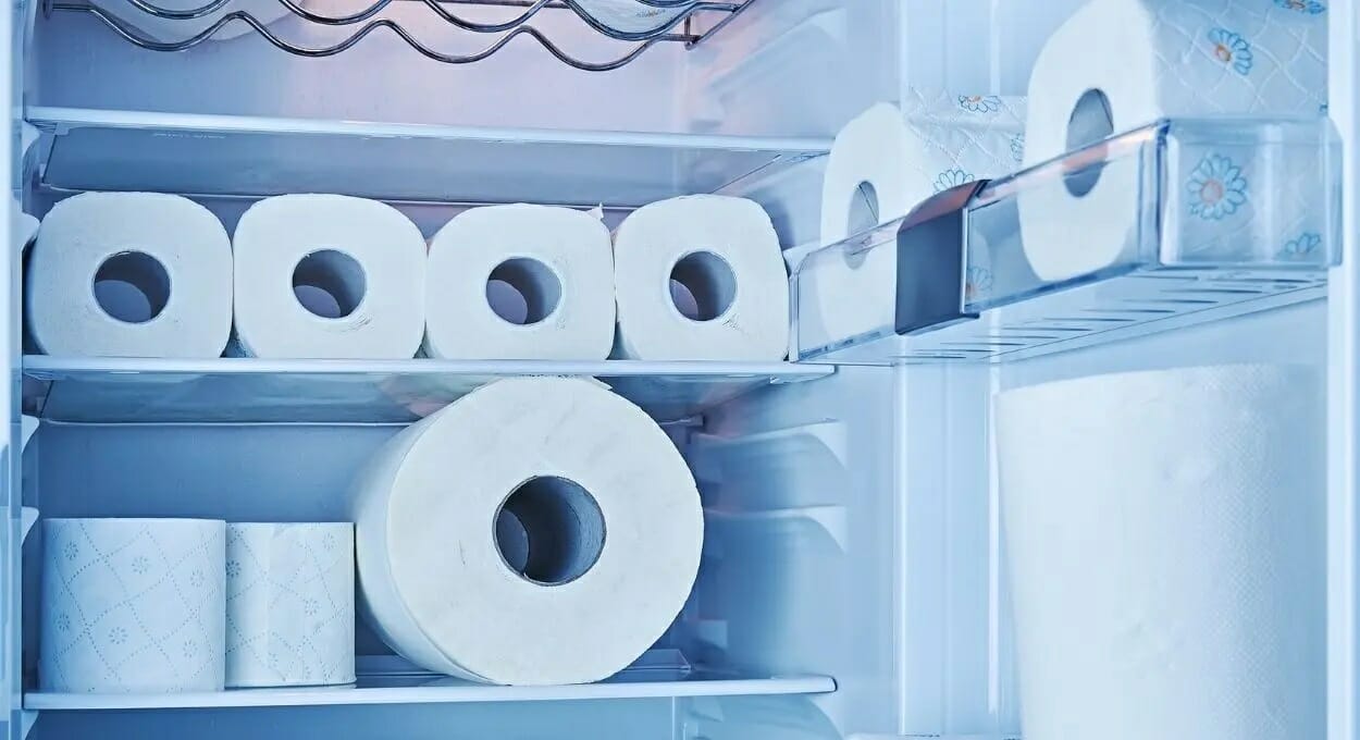 وضع ورق حمام في الثلاجة