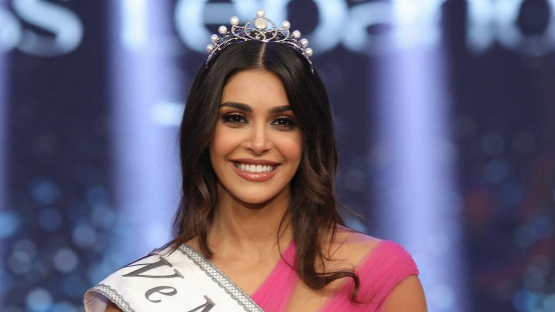 ياسمينا زيتون ملكة جمال لبنان 2022 watanserb.com