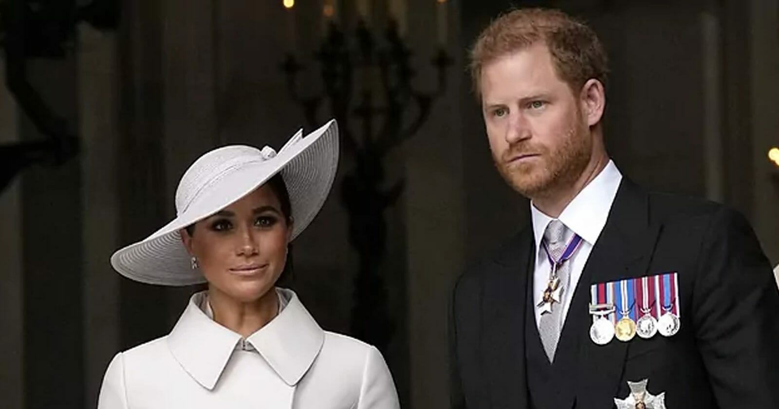 الملكة إليزابيث وزواج الامير هاري watanserb.com