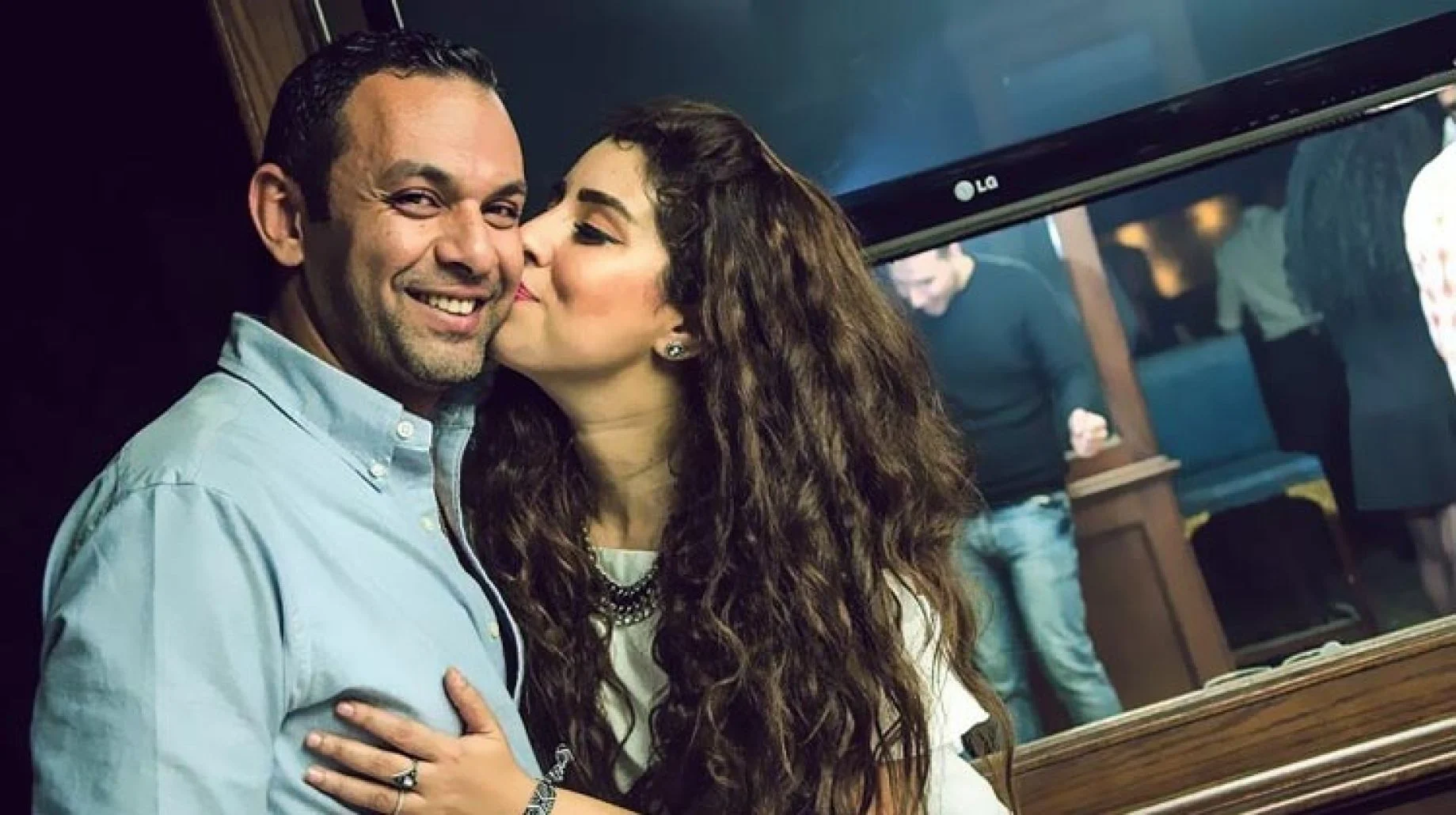 آيتن عامر تغطي عيناها في أول ظهور بعد اعتداء طليقها عليها (شاهد) watanserb.com