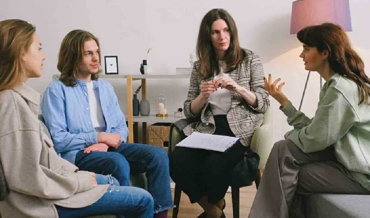 التحدث أقل أفضل من الكلام الكثير