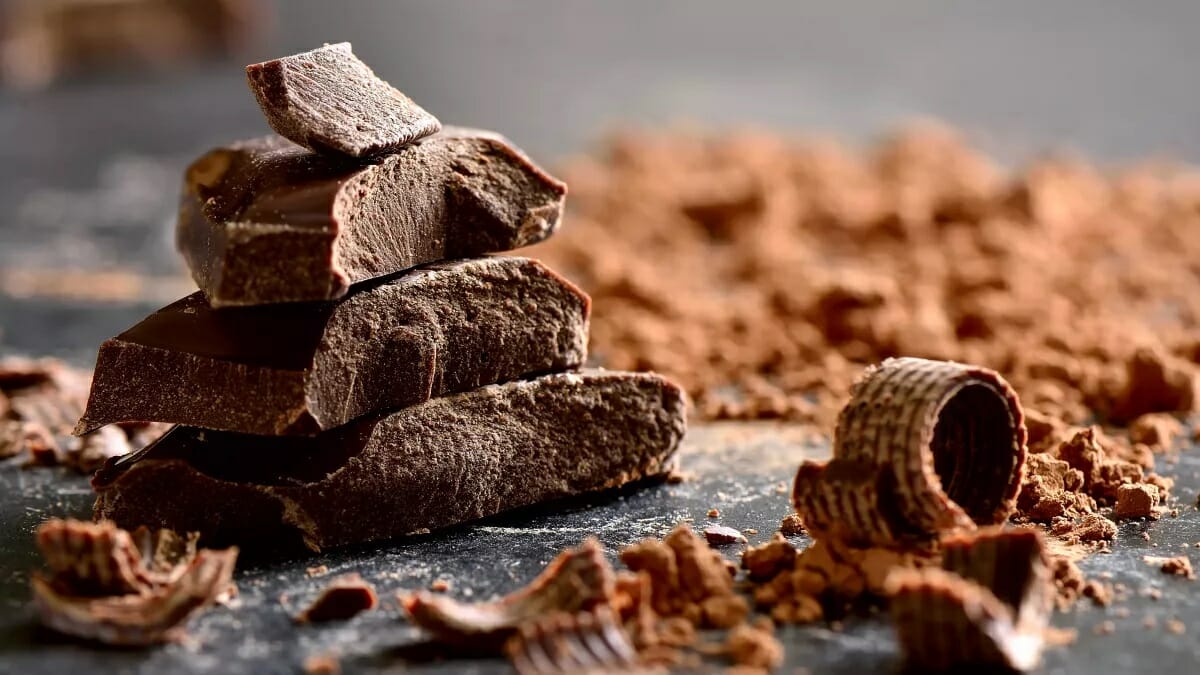 الشوكولاتة الداكنة watanserb.com
