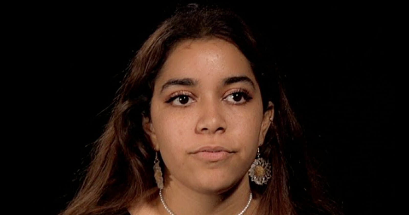 الكاتبة الجزائرية الشابة سارة ريفنس watanserb.com
