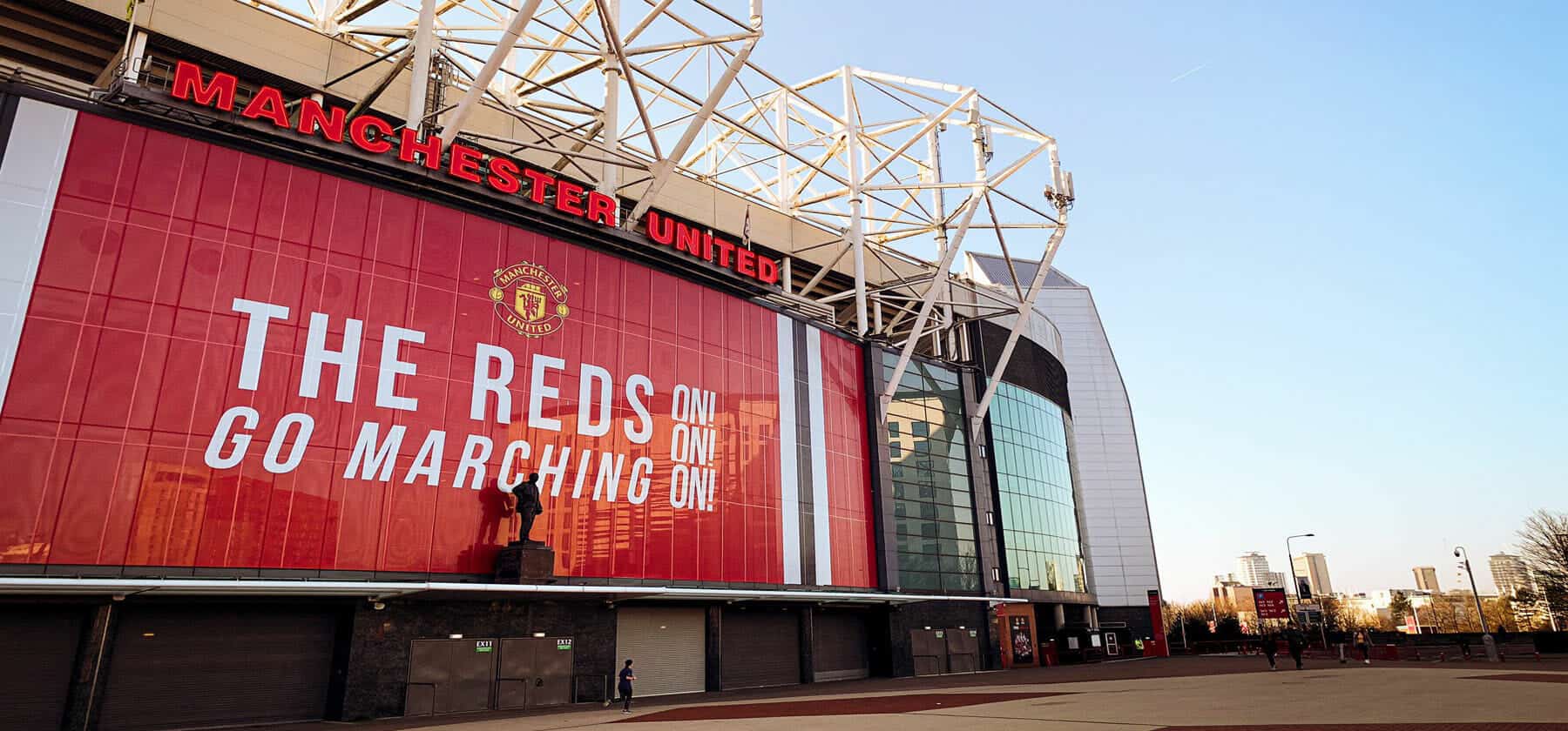 شراء نادي مانشستر يونايتد watanserb.com