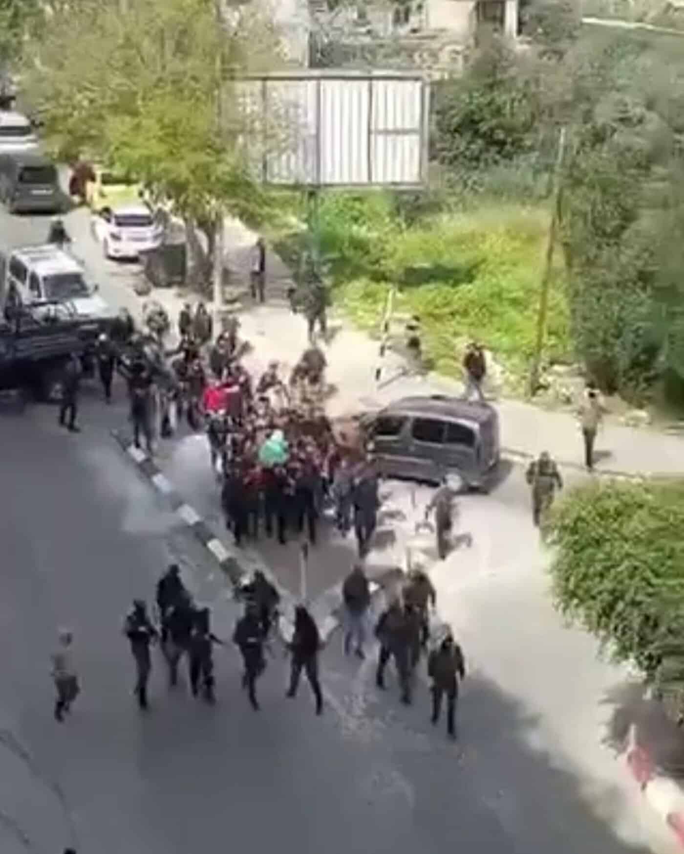 قمع أجهزة السلطة لجنازة عبد الفتاح خروشة watanserb.com