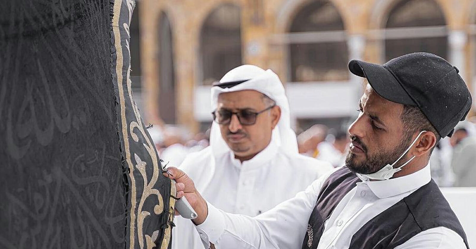 كسوة الكعبة استعدادا لرمضان watanserb.com