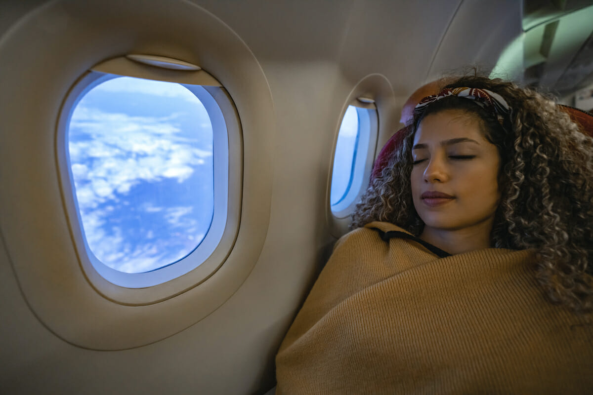 لنوم مريح...خبير سفر يكشف عن أفضل مقعد على متن الطائرة watanserb.com