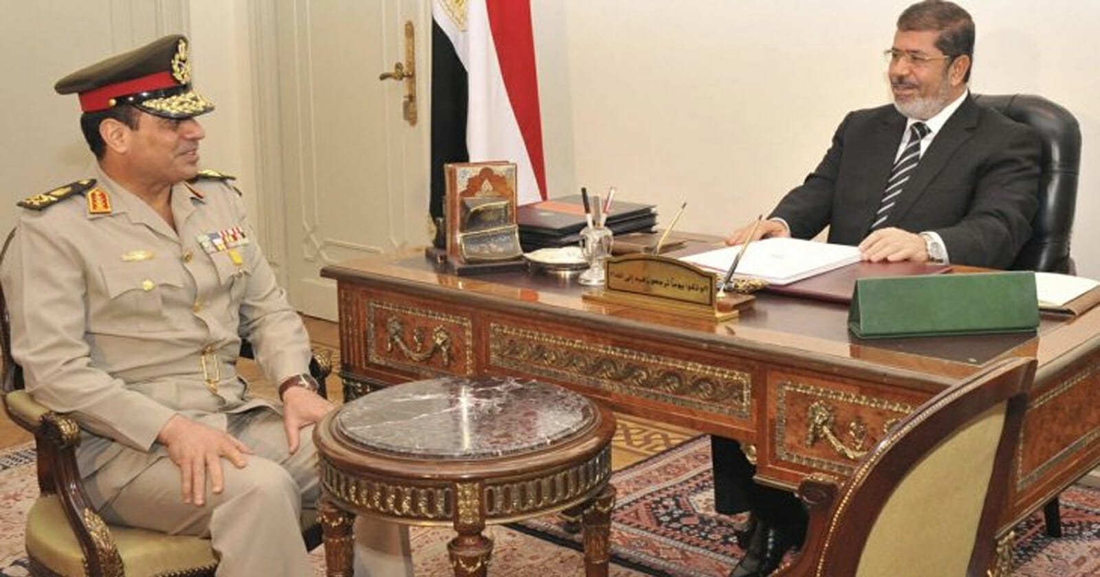 محمد مرسي و السيسي watanserb.com